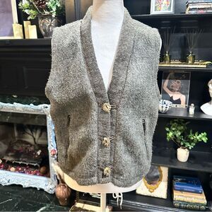 Woolrich Vintage Gray Wool Vest – Size M – Wooden Leaf Buttons & Boho Vibes